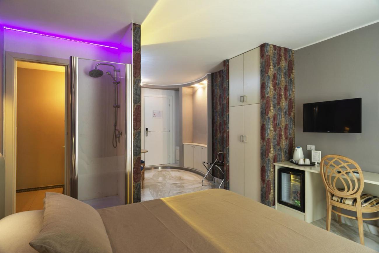 Deluxe Double Room Patio