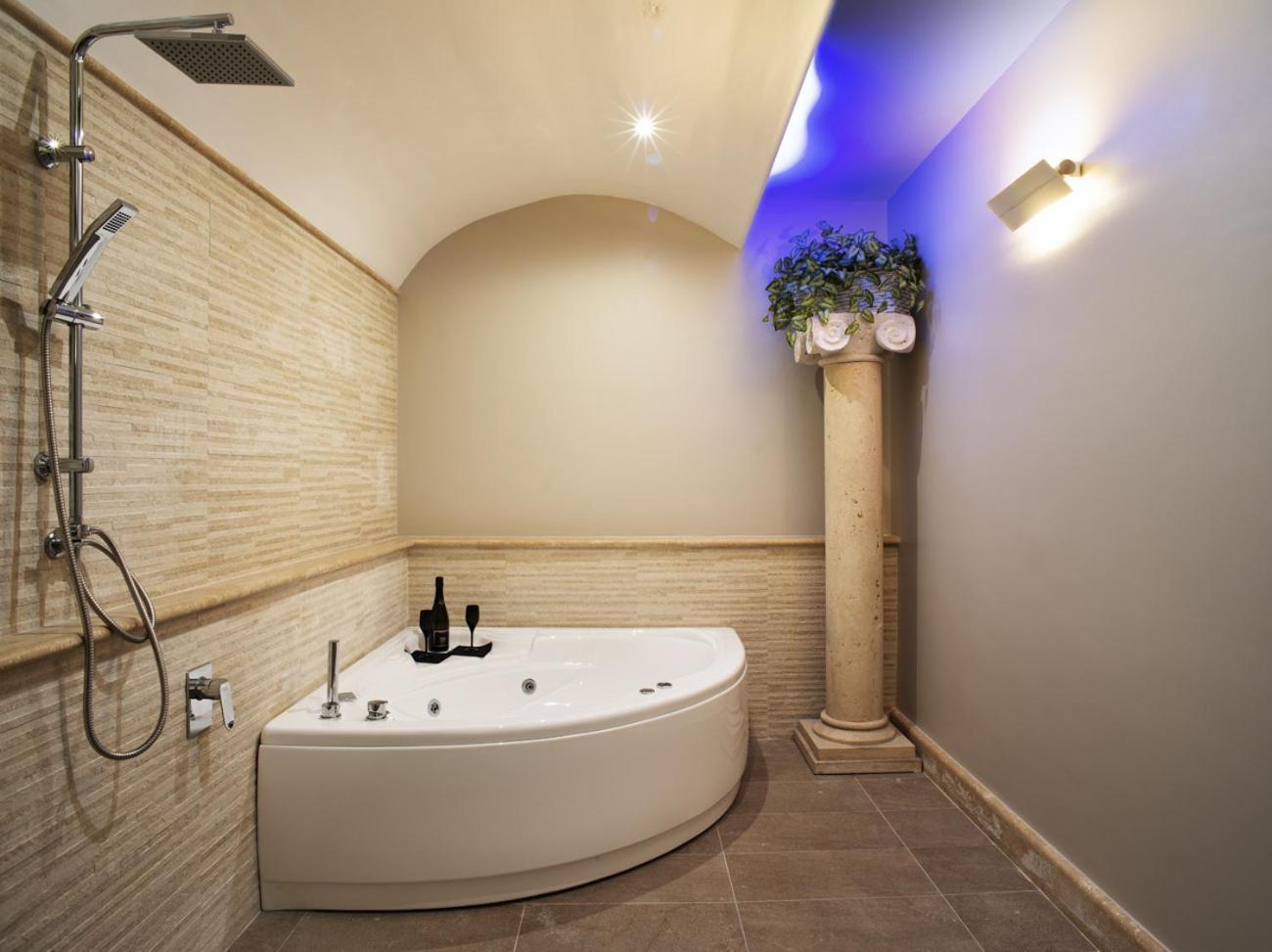 Apartment Spa Bath